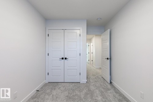 2929 Coughlan Green, Edmonton, AB - Indoor Photo Showing Other Room