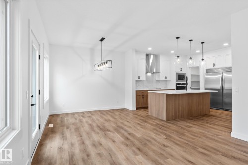 8724 226 Street, Edmonton, AB - Indoor Photo Showing Kitchen With Upgraded Kitchen