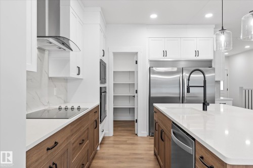 8724 226 Street, Edmonton, AB - Indoor Photo Showing Kitchen With Upgraded Kitchen