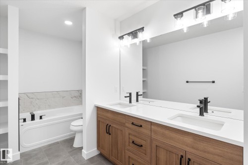 8724 226 Street, Edmonton, AB - Indoor Photo Showing Bathroom