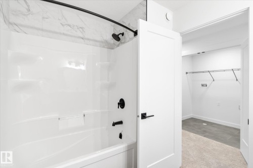 8724 226 Street, Edmonton, AB - Indoor Photo Showing Bathroom