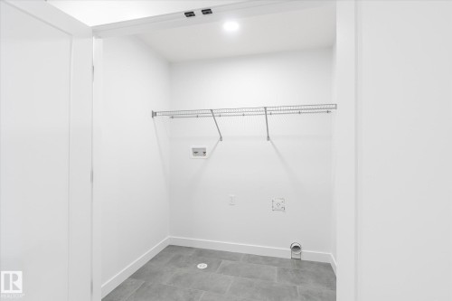 8724 226 Street, Edmonton, AB - Indoor