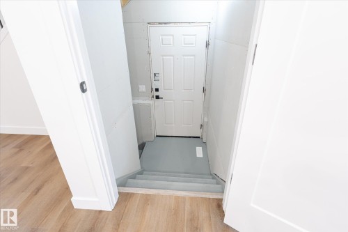 8724 226 Street, Edmonton, AB - Indoor