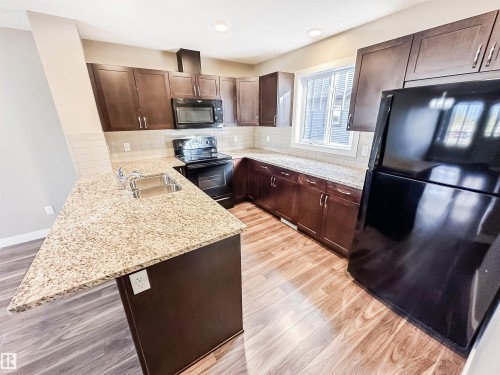 44 1005 Graydon Hill Boulevard, Edmonton, AB - Indoor Photo Showing Kitchen With Double Sink With Upgraded Kitchen