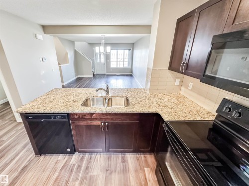 44 1005 Graydon Hill Boulevard, Edmonton, AB - Indoor Photo Showing Kitchen With Double Sink With Upgraded Kitchen