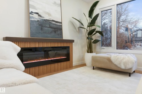 32 Woodcrest Avenue, St. Albert, AB - Indoor With Fireplace