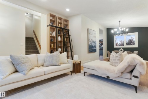 32 Woodcrest Avenue, St. Albert, AB - Indoor Photo Showing Living Room