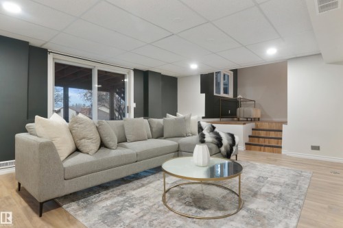 32 Woodcrest Avenue, St. Albert, AB - Indoor