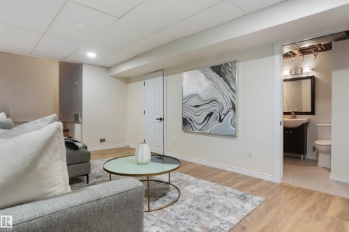 32 Woodcrest Avenue, St. Albert, AB - Indoor