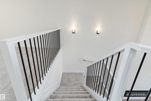 1084 Cristall Crescent, Edmonton, AB - Indoor Photo Showing Other Room