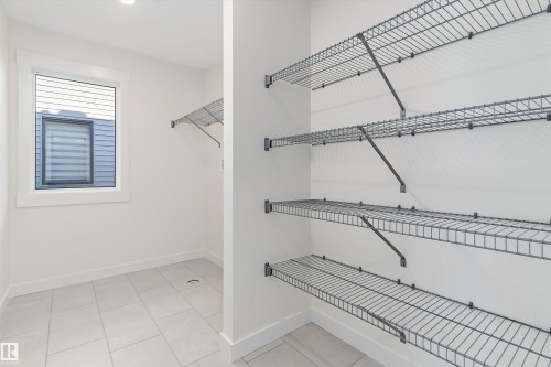 1084 Cristall Crescent, Edmonton, AB - Indoor With Storage