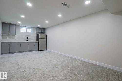 13319 Delwood Road, Edmonton, AB - Indoor