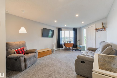 63 Dalquist Bay, Leduc, AB - Indoor