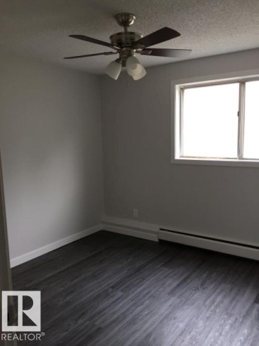 101 15930 109 Avenue, Edmonton, AB - Indoor Photo Showing Other Room