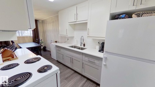 15930 109 Avenue, Edmonton, AB - Indoor Photo Showing Kitchen With Double Sink