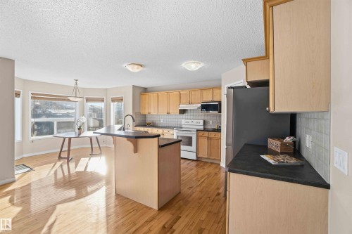 1263 Mcallister Way, Edmonton, AB - Indoor Photo Showing Kitchen