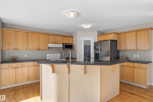 1263 Mcallister Way, Edmonton, AB - Indoor Photo Showing Kitchen