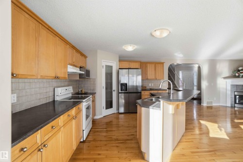 1263 Mcallister Way, Edmonton, AB - Indoor Photo Showing Kitchen