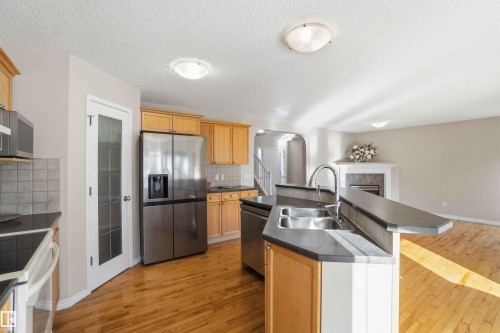 1263 Mcallister Way, Edmonton, AB - Indoor Photo Showing Kitchen With Double Sink With Upgraded Kitchen