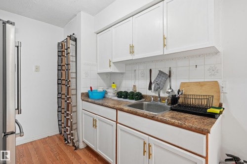 4 14310 80 Street, Edmonton, AB - Indoor Photo Showing Kitchen