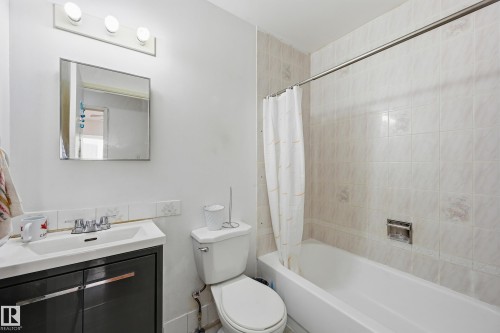 4 14310 80 Street, Edmonton, AB - Indoor Photo Showing Bathroom
