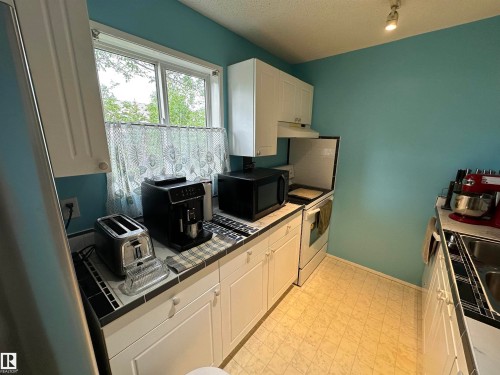 318 17109 67 Ave Nw, Edmonton, AB - Indoor Photo Showing Kitchen