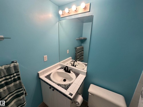 318 17109 67 Ave Nw, Edmonton, AB - Indoor Photo Showing Bathroom