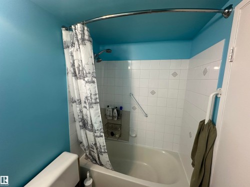 318 17109 67 Ave Nw, Edmonton, AB - Indoor Photo Showing Bathroom