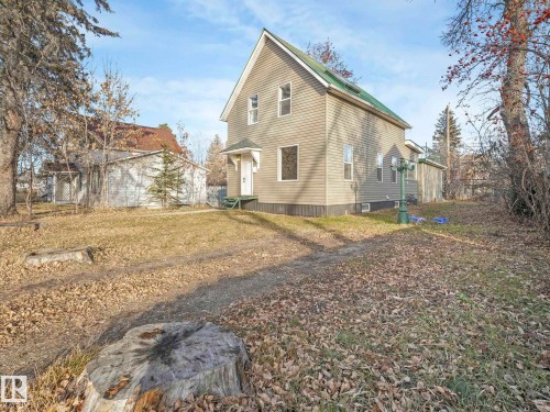 4315 52 Street, Wetaskiwin, AB - Outdoor