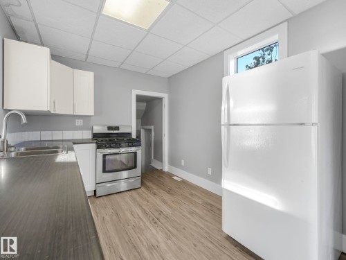 4315 52 Street, Wetaskiwin, AB - Indoor Photo Showing Kitchen