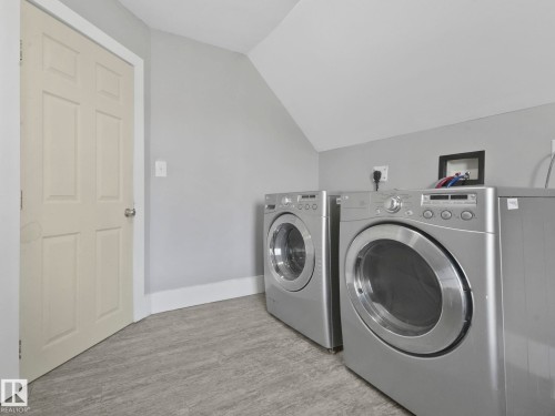 4315 52 Street, Wetaskiwin, AB - Indoor Photo Showing Laundry Room