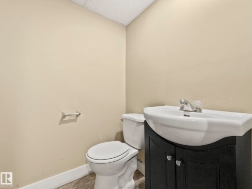4315 52 Street, Wetaskiwin, AB - Indoor Photo Showing Bathroom