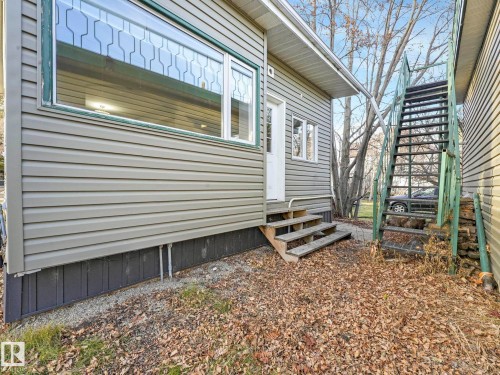 4315 52 Street, Wetaskiwin, AB - Outdoor