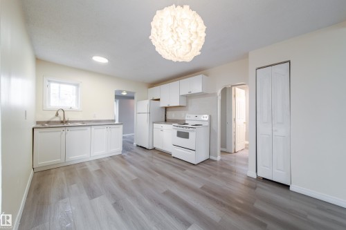 11912 77 Street, Edmonton, AB - Indoor Photo Showing Kitchen