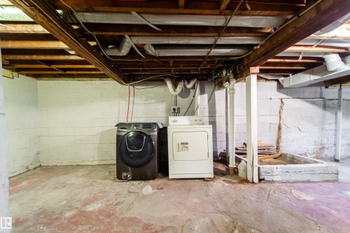 11912 77 Street, Edmonton, AB - Indoor