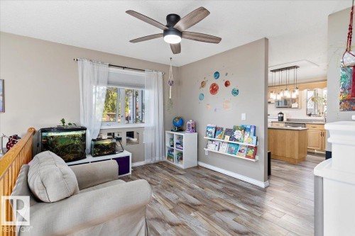 8 Beaverhill Drive, Tofield, AB - Indoor Photo Showing Living Room
