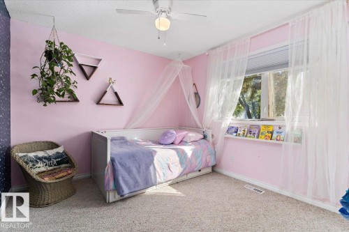 8 Beaverhill Drive, Tofield, AB - Indoor Photo Showing Bedroom