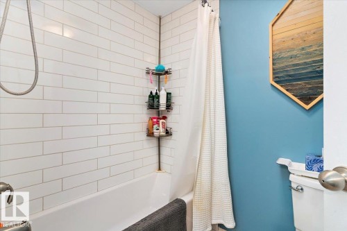 8 Beaverhill Drive, Tofield, AB - Indoor Photo Showing Bathroom