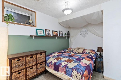 8 Beaverhill Drive, Tofield, AB - Indoor Photo Showing Bedroom