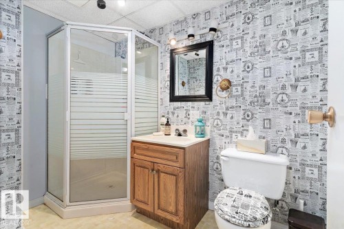8 Beaverhill Drive, Tofield, AB - Indoor Photo Showing Bathroom