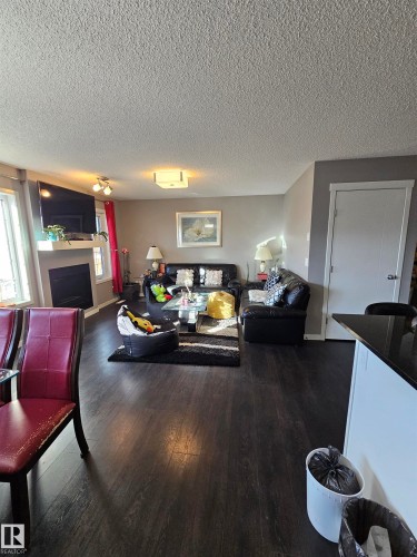 86 Canyon Road, Fort Saskatchewan, AB - Indoor Photo Showing Living Room