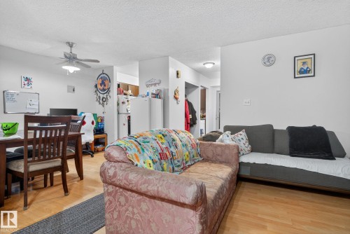 77 7604 29 Avenue, Edmonton, AB - Indoor Photo Showing Living Room