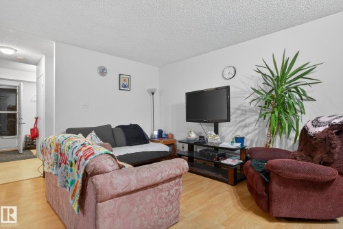 77 7604 29 Avenue, Edmonton, AB - Indoor Photo Showing Living Room