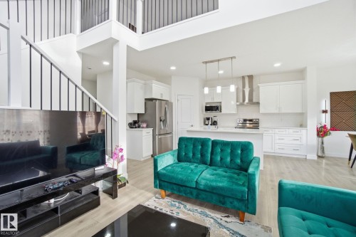 22529 99A Avenue, Edmonton, AB - Indoor Photo Showing Living Room