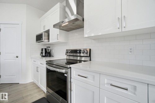 22529 99A Avenue, Edmonton, AB - Indoor Photo Showing Kitchen