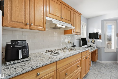 370 50247 Rge Rd 232, Rural Leduc County, AB - Indoor Photo Showing Kitchen