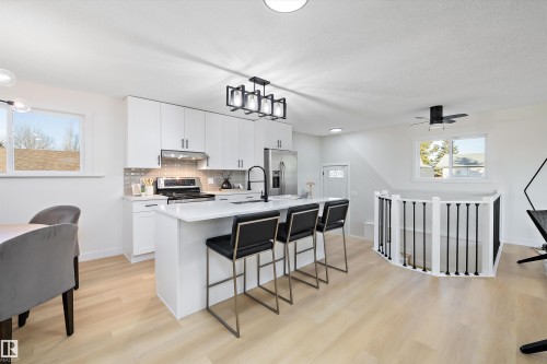 14736 122 Street, Edmonton, AB - Indoor Photo Showing Kitchen