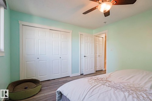 4211 30 Avenue, Edmonton, AB - Indoor Photo Showing Bedroom