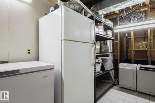 4211 30 Avenue, Edmonton, AB - Indoor Photo Showing Laundry Room