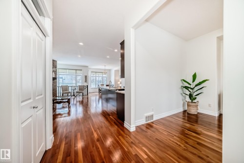 6107 Maynard Crescent, Edmonton, AB - Indoor Photo Showing Other Room